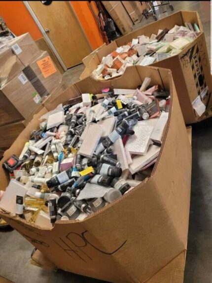 Cosmetics Pallet – Huge Wholesale Lot