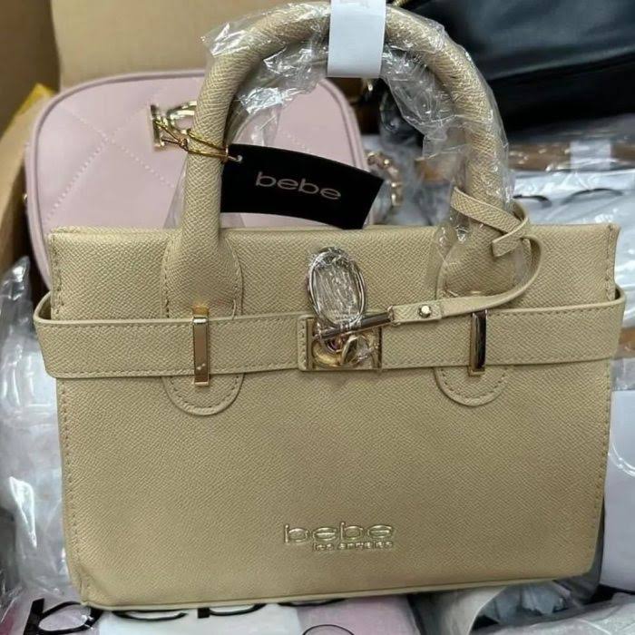 Designer Handbags Pallet – Massive Wholesale Lot 3 Designer Handbags Pallet – Massive Wholesale Lot
