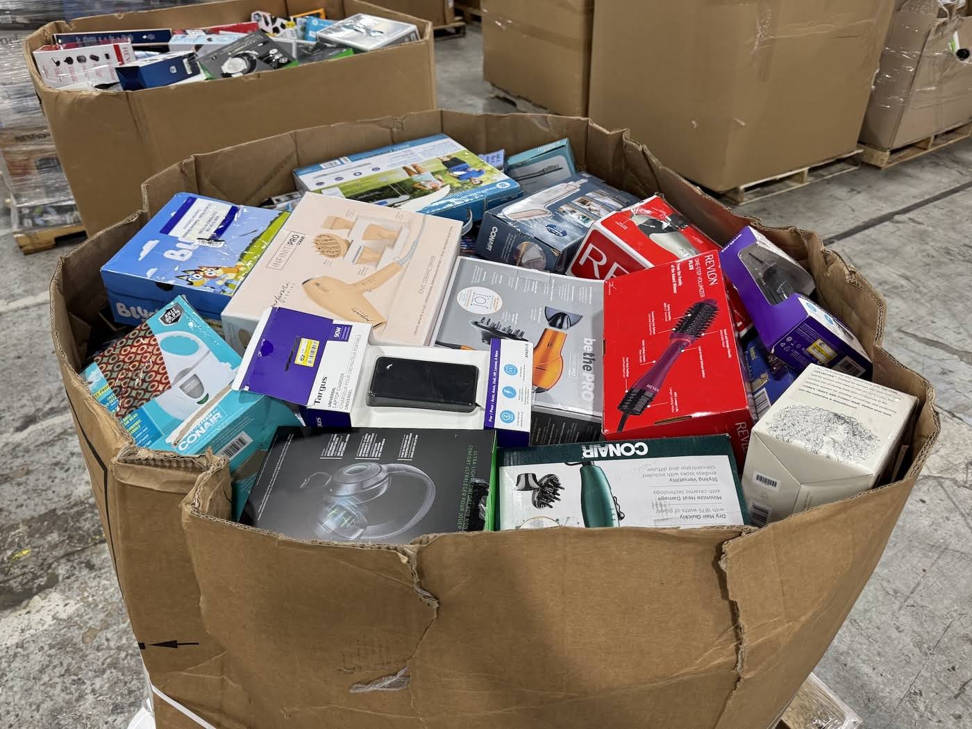 Electronics Pallet – Incredible Wholesale Lot5 Electronics Pallet – Incredible Wholesale Lot - Image 1