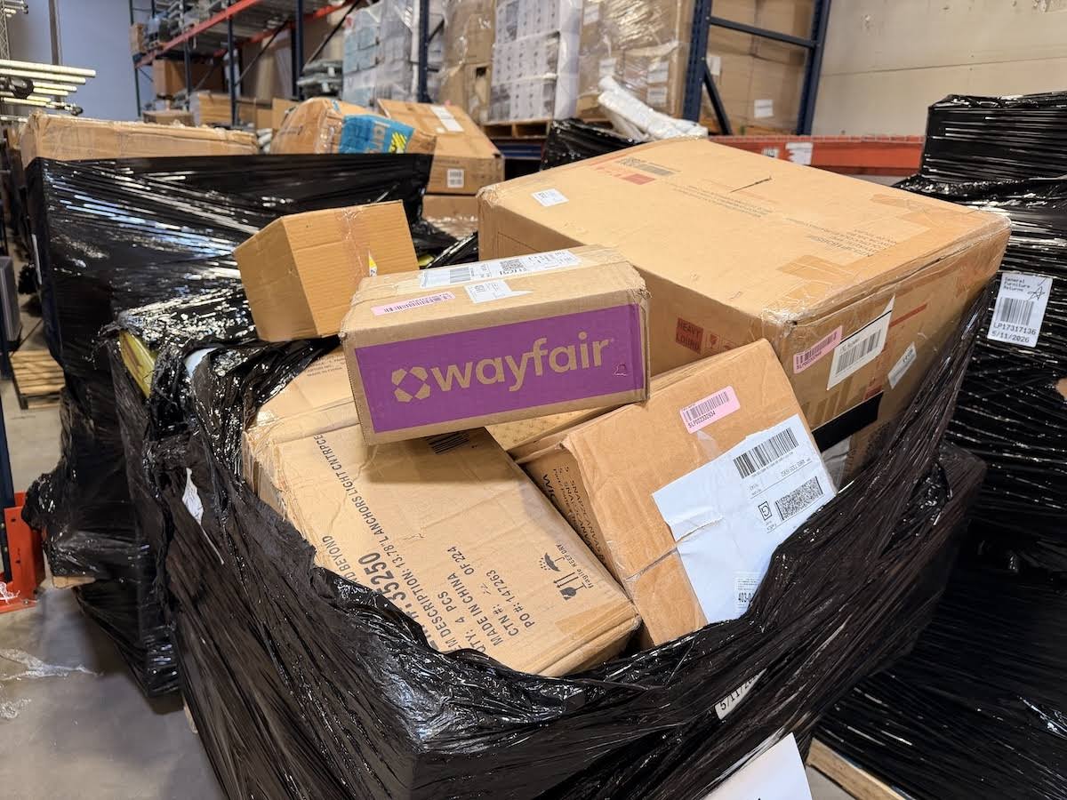 Wayfair Mediums Truckload – Huge Wholesale Lot Wayfair Mediums Truckload – Huge Wholesale Lot - Image 1