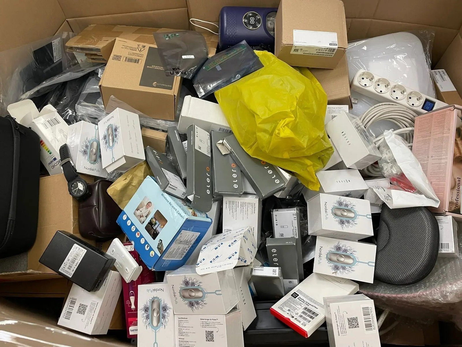 1767707960_cropped.jpg Electronics Liquidation Pallet — Lot 9 - Image 1