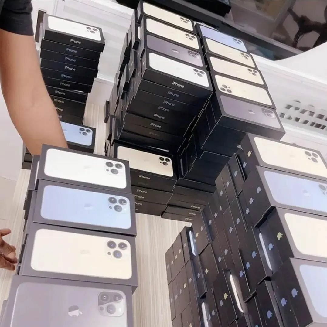 Buy-iPhone-Liquidation-Pallets6-1.jpg Wholesale iPhone Liquidation (15 Phones) Liquidation Pallet - Image 1