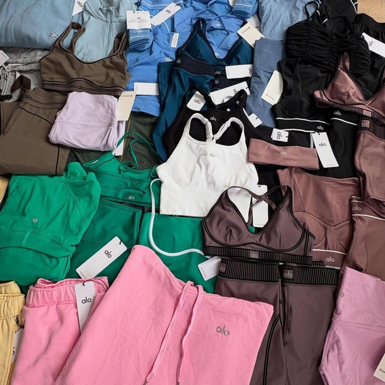 IMG_1192.jpeg Alo Yoga Clothing Liquidation Pallet - Image 1