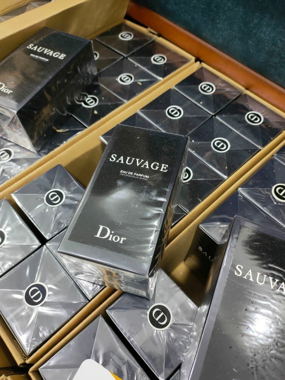 Perfume-liquidation-pallets1.jpg Perfume & Cologne Liquidation Pallet — Lot 1 - Image 1