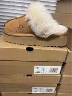Ugg Slippers & Boots Premium Footwear Load Liquidation Pallet - Image 2