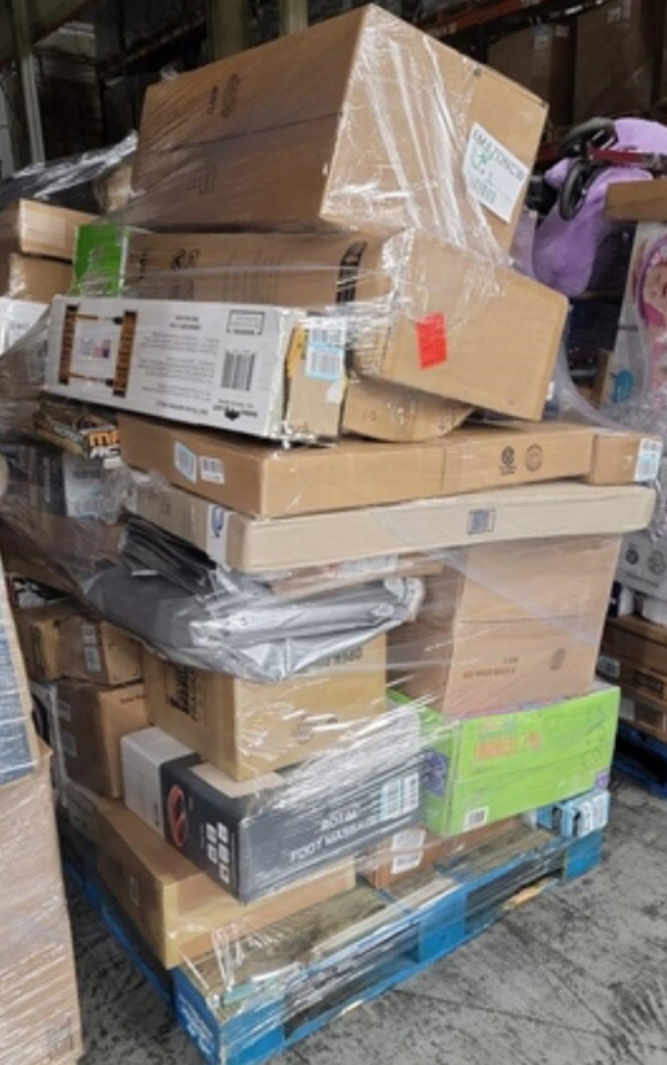 amazon-arizona-returns-pallets-truckload.jpg Amazon Mediums General Merchandise Liquidation Truckload - Image 1