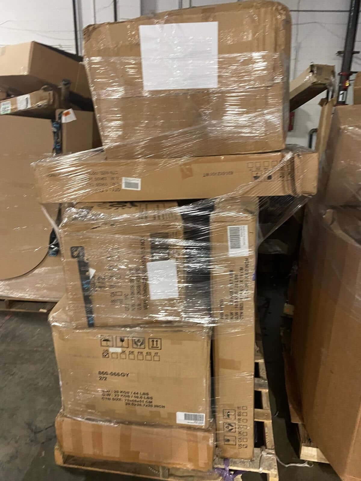 amazon-liquidation-bulk-returns-wholesale-load.jpg Amazon Bulk Returns Liquidation Truckload - Image 1