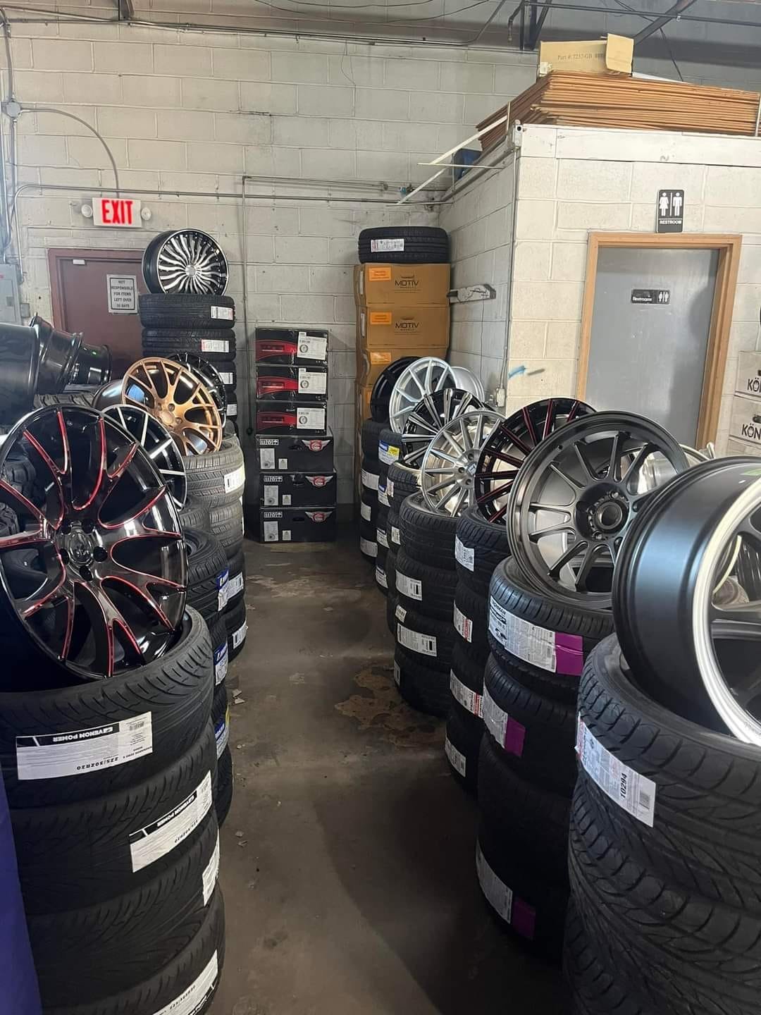 bmhjh.jpeg Rim Liquidation Pallet - Image 1