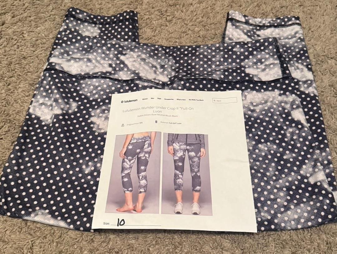 lu1.jpg Lululemon Premium Liquidation Pallet - Image 1
