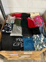 Miscellaneous Clothing - 400pcs Liquidation Pallet — Lot 2 - Image 2