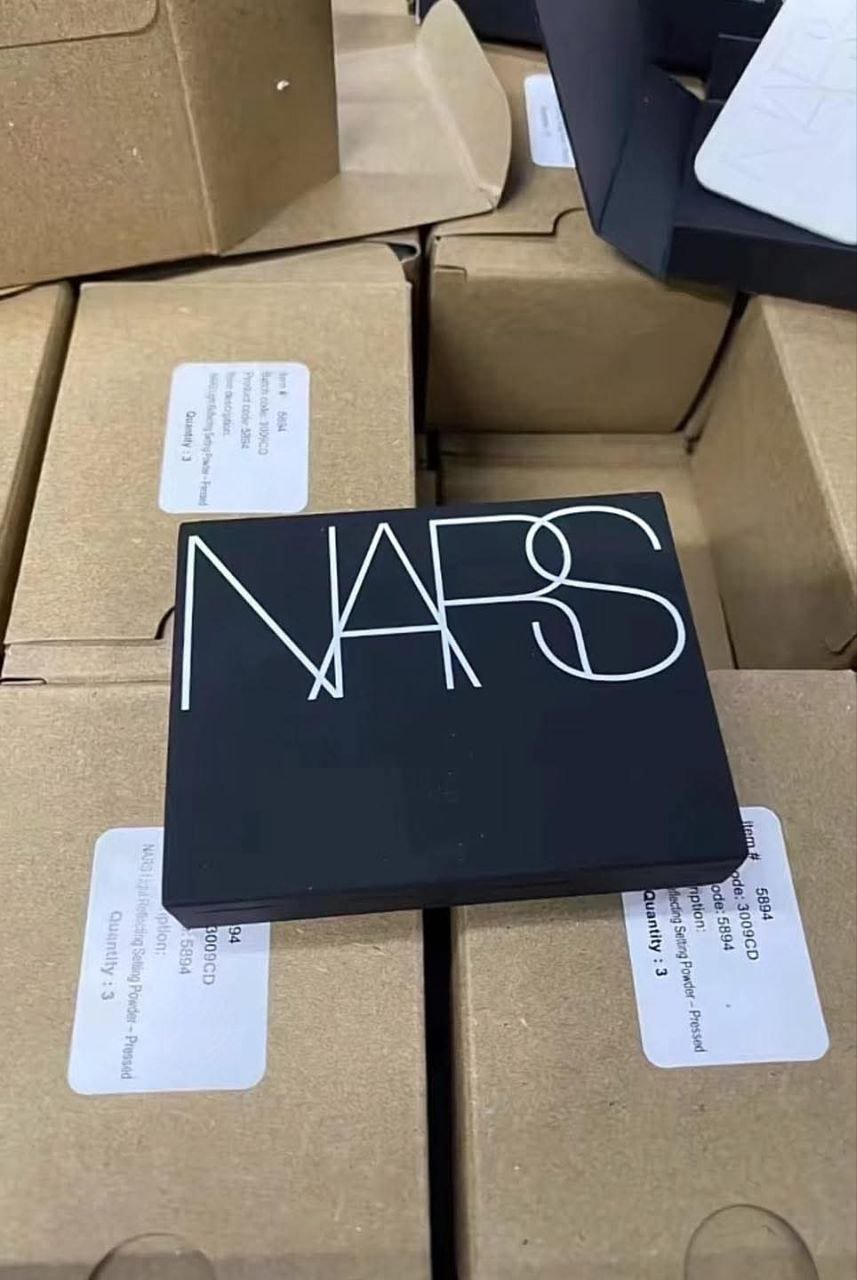 rr1.jpg NARS Light Reflecting Pressed Setting Powder Liquidation Pallet - Image 1