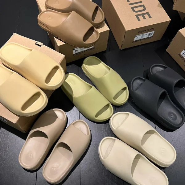 slides-600x600-1.webp Yeezy Slides Liquidation Pallet - Image 1
